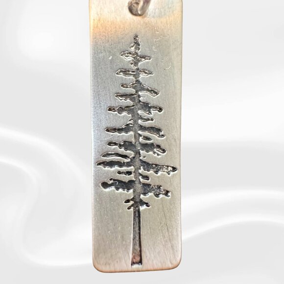 🌲 Rustic Pine Tree Dangle Earrings – Nature-Inspired Silver Metal Jewelry - Picture 3 of 4